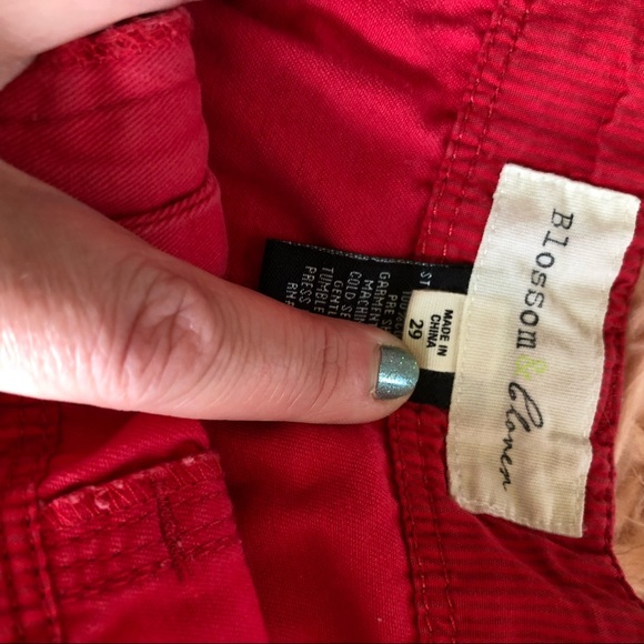 BLOSSOM & CLOVER l Red shorts size 29 - Picture 3 of 3